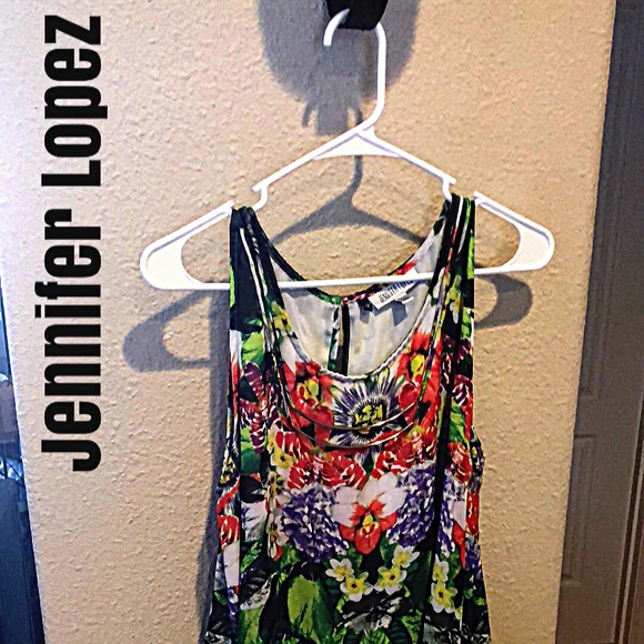 Jennifer Lopez like new floral top - Picture 1 of 5